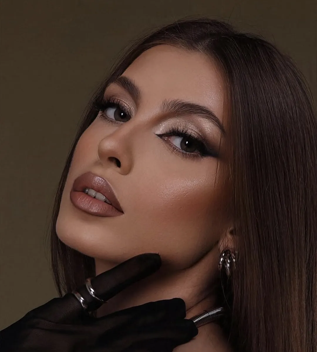 Вечерен грим с равен тен и топъл акцент — Sassy Faces, София